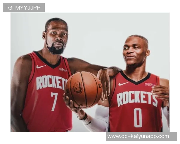 火箭官方晒亚当斯与杜兰特亲密合照威少点赞引发重回传闻 火箭官方晒亚当斯与杜兰特亲密合照威少点赞引发重回传闻