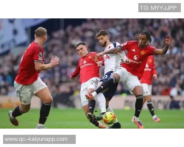 巴萨应对莱万离队危机计划锋线重组目标锁定阿尔瓦雷斯与凯恩